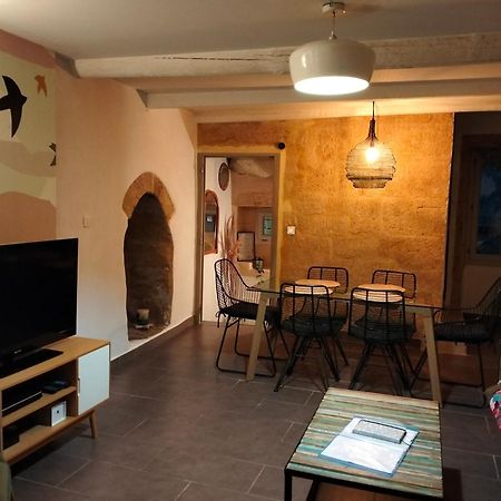 Maison De Village Familiale Pont Du Gard, Toit Terrasse, Barbecue, Fibre Vers-Pont-du-Gard Exterior foto