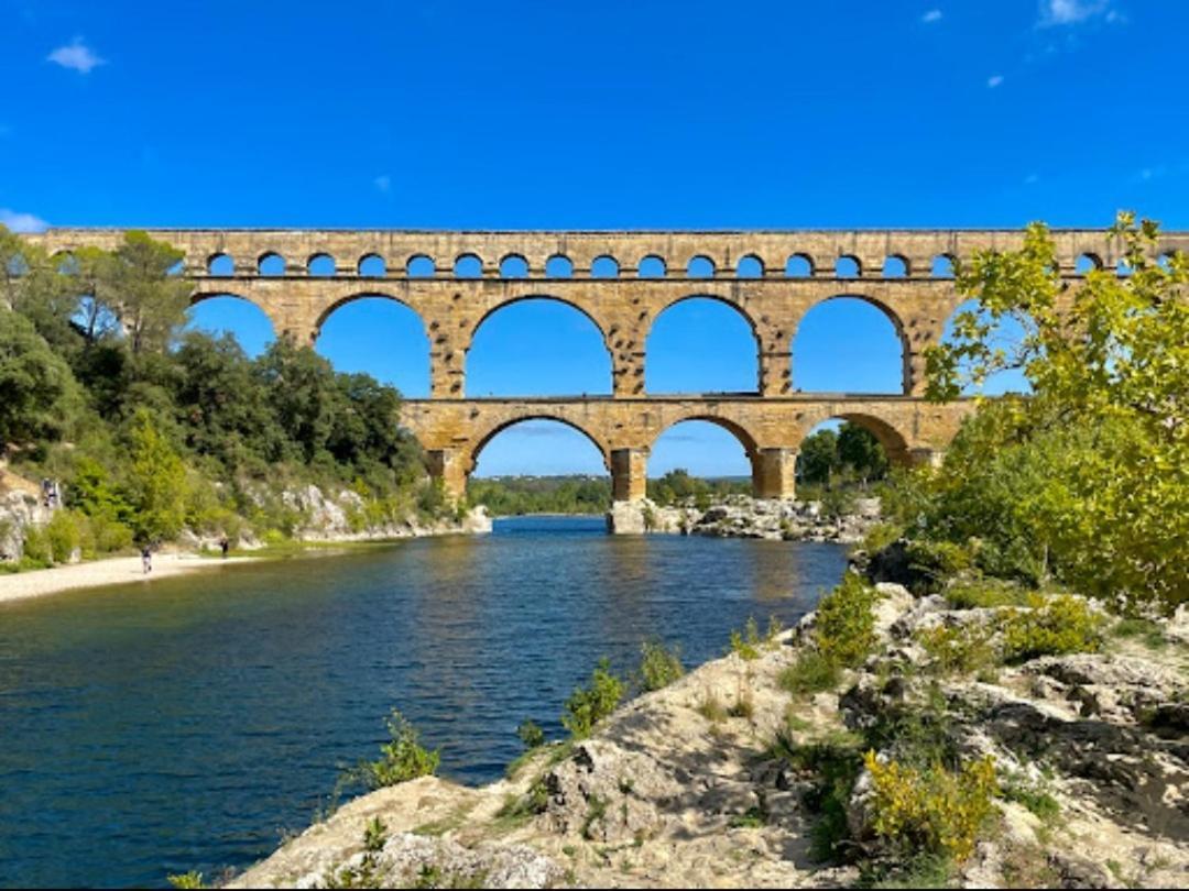 Maison De Village Familiale Pont Du Gard, Toit Terrasse, Barbecue, Fibre Vers-Pont-du-Gard Exterior foto